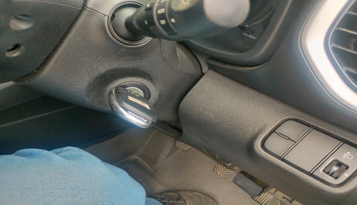 2021 Hyundai VENUE S+ 1.2, Petrol, Manual, 57,986 km, interior