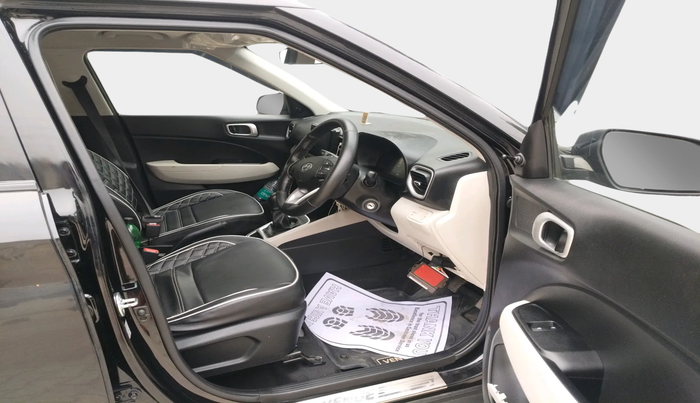 2025 Hyundai VENUE E 1.2, Petrol, Manual, 9,844 km, interior