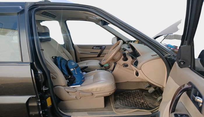 2015 Tata Safari Storme 2.2 VX 4X2, Diesel, Manual, 1,38,916 km, interior