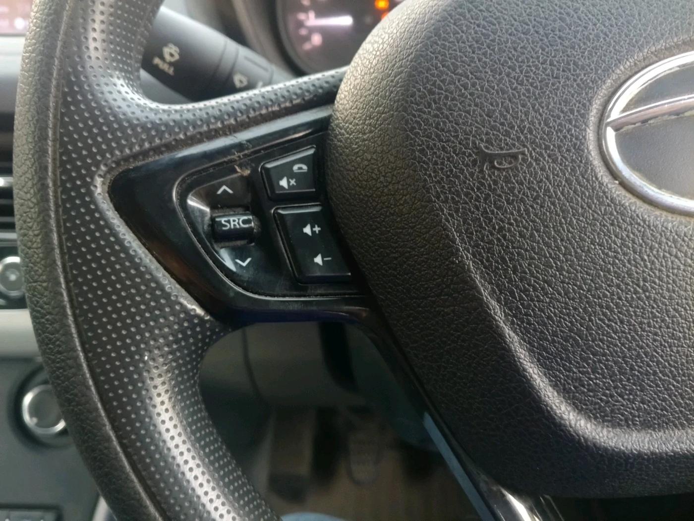 2018 Tata NEXON XM PETROL, CNG, Manual, 88,540 km, interior