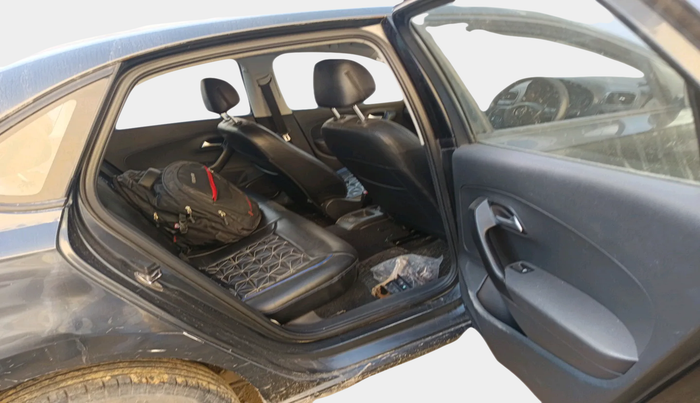 2015 Volkswagen Vento TRENDLINE 1.6, Petrol, Manual, 1,30,458 km, interior