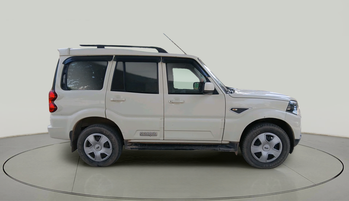 2018 Mahindra Scorpio S7, Diesel, Manual, 67,130 km, exterior