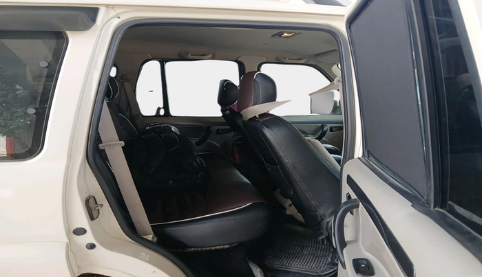 2018 Mahindra Scorpio S7, Diesel, Manual, 67,130 km, interior