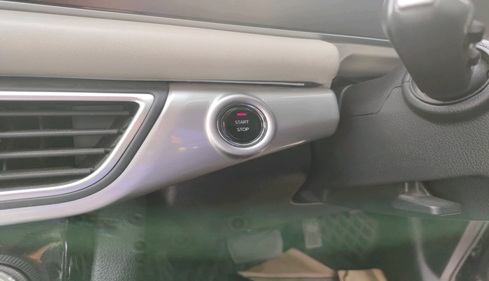 2022 Mahindra XUV700 AX 7 LUXURY D AWD AT 7 STR, Diesel, Automatic, 46,479 km, interior