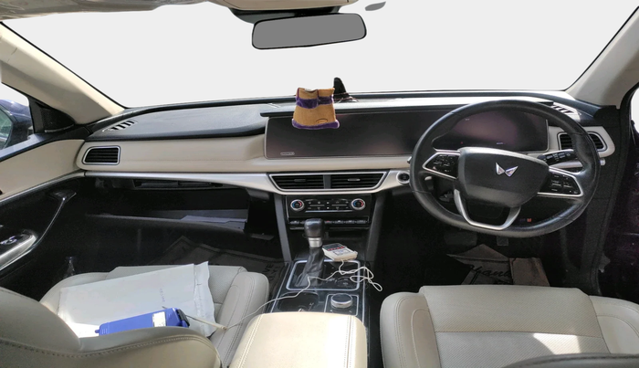 2022 Mahindra XUV700 AX 7 LUXURY D AWD AT 7 STR, Diesel, Automatic, 46,479 km, interior