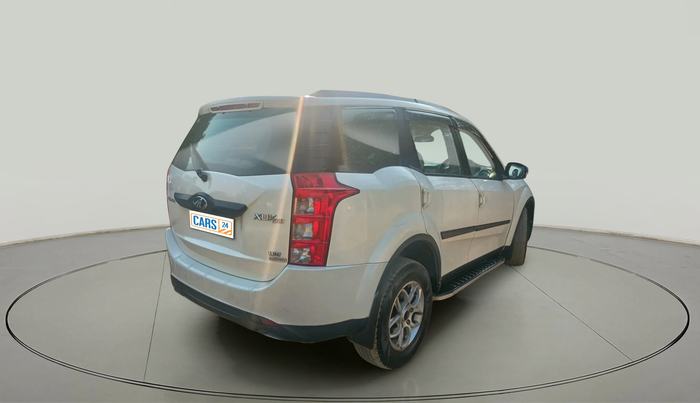 2017 Mahindra XUV500 W6 AT, Diesel, Automatic, 1,42,029 km, exterior
