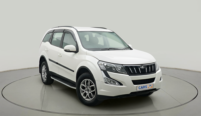 2017 Mahindra XUV500 W6 AT, Diesel, Automatic, 1,42,029 km, exterior