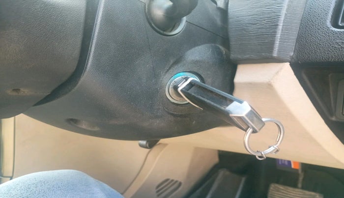 2017 Mahindra XUV500 W6 AT, Diesel, Automatic, 1,42,029 km, interior