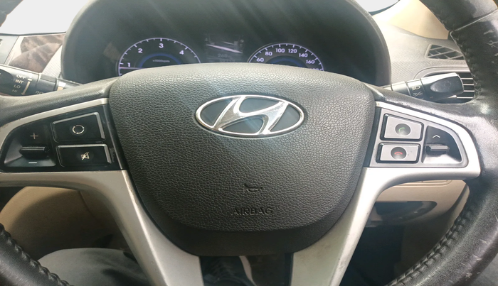 2015 Hyundai Verna FLUIDIC 1.6 CRDI SX, Diesel, Manual, 79,113 km, interior