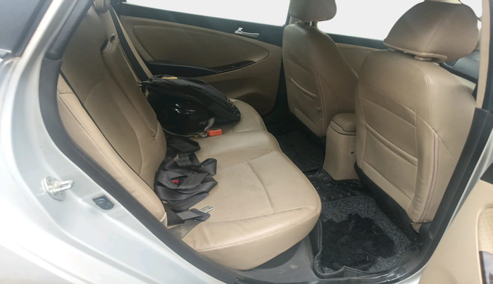 2015 Hyundai Verna FLUIDIC 1.6 CRDI SX, Diesel, Manual, 79,113 km, interior