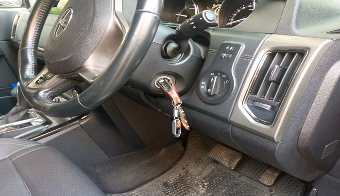 2017 Tata Hexa XTA 4X2 7 STR, Diesel, Automatic, 59,449 km, interior