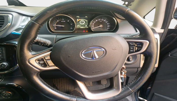 2017 Tata Hexa XTA 4X2 7 STR, Diesel, Automatic, 59,449 km, interior