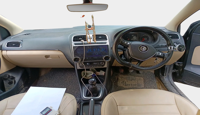 2017 Volkswagen Polo HIGHLINE1.2L, Petrol, Manual, 72,997 km, interior