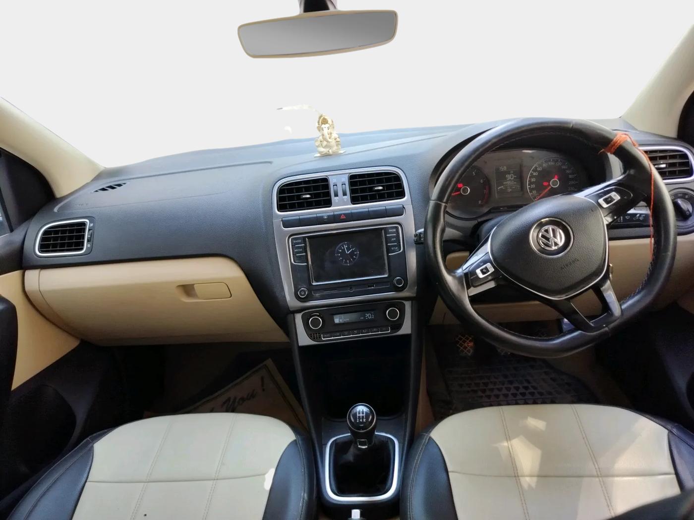 2019 Volkswagen Ameo HIGHLINE PLUS 1.0L 16 ALLOY, Petrol, Manual, 44,953 km, interior