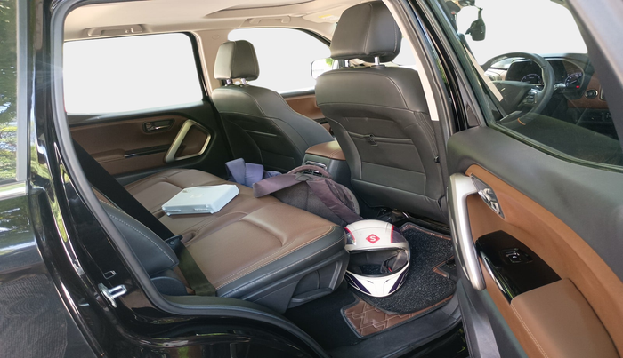 2025 Mahindra SCORPIO-N Z8 L PETROL AT 7 STR, Petrol, Automatic, 5,266 km, interior