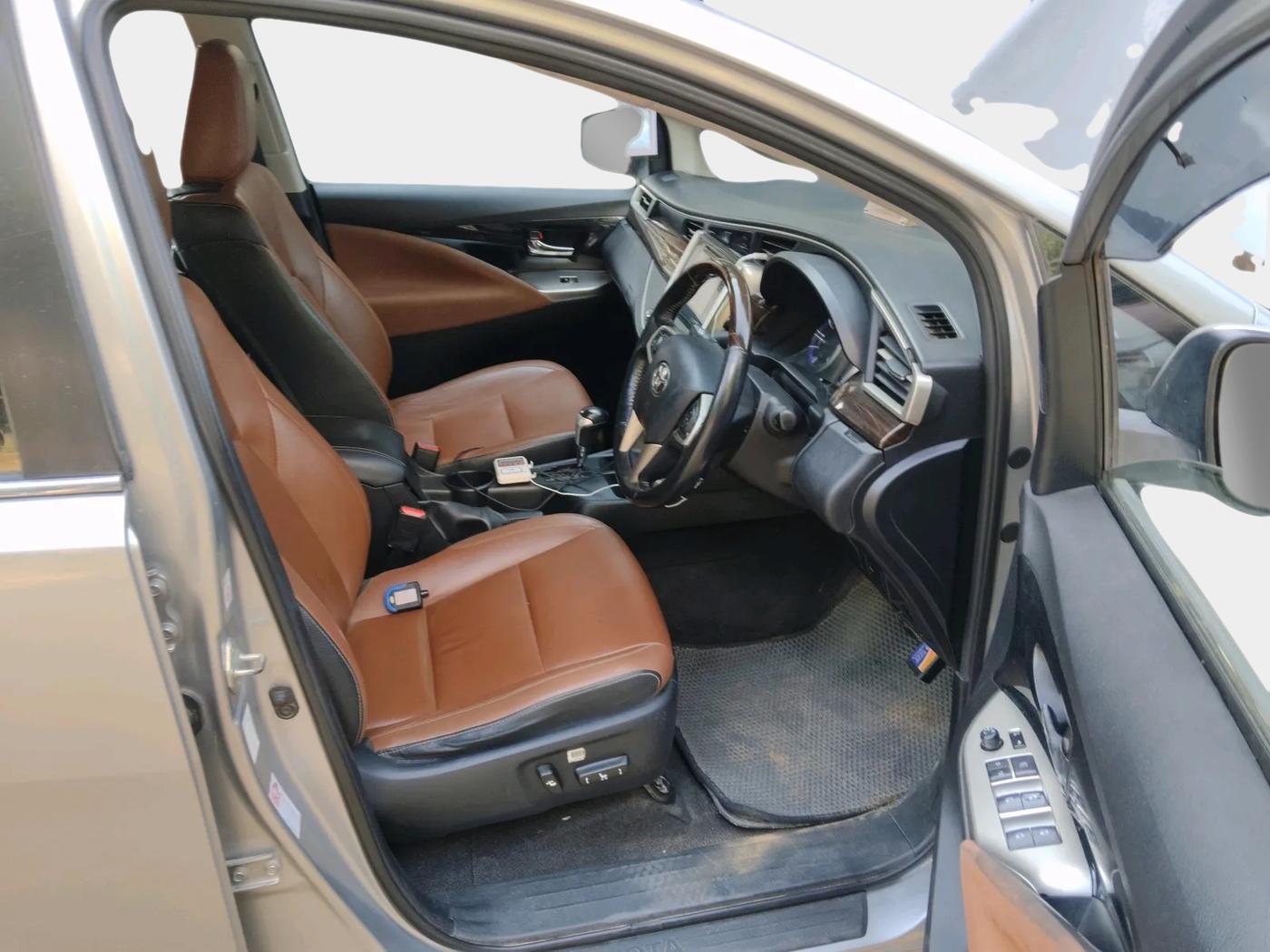 2017 Toyota Innova Crysta 2.8 ZX AT 7 STR, Diesel, Automatic, 1,12,278 km, interior