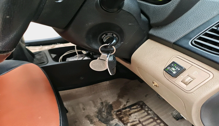 2016 Hyundai Eon ERA +, Petrol, Manual, 82,588 km, interior