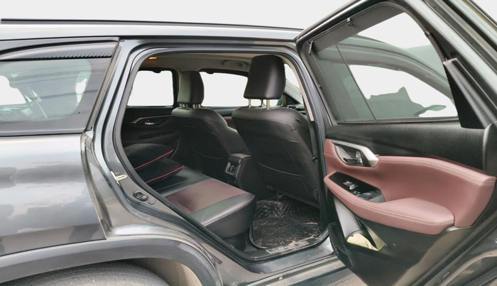 2022 Maruti Grand Vitara ALPHA SMART HYBRID AT, Petrol, Automatic, 68,071 km, interior