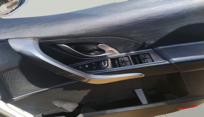 2019 Mahindra XUV500 W9, Diesel, Manual, 43,638 km, interior