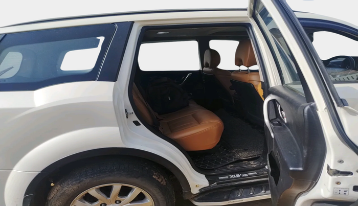 2019 Mahindra XUV500 W9, Diesel, Manual, 43,638 km, interior