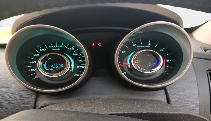 2019 Mahindra XUV500 W9, Diesel, Manual, 43,638 km, interior