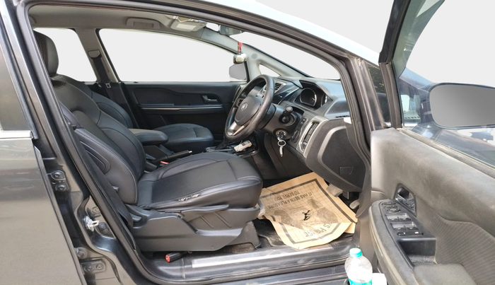 2017 Tata Hexa XTA 4X2 7 STR, Diesel, Automatic, 1,19,810 km, interior