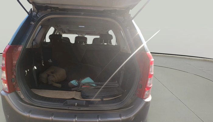 2018 Mahindra XUV500 W10, Diesel, Manual, 1,21,348 km, exterior