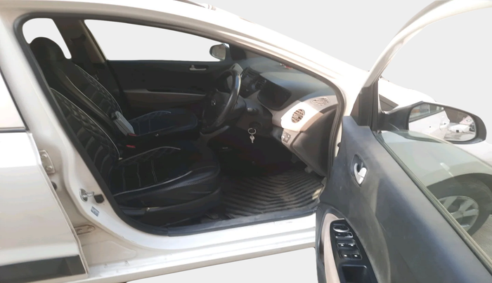 2015 Hyundai Grand i10 SPORTZ 1.2 KAPPA VTVT, Petrol, Manual, 68,350 km, interior