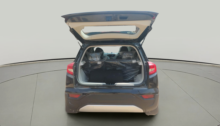 2023 Mahindra XUV300 W8 1.5 DIESEL, Diesel, Manual, 9,721 km, exterior