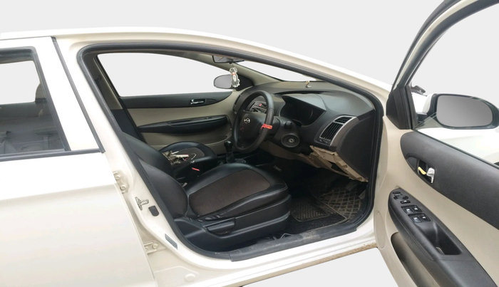 2012 Hyundai i20 MAGNA 1.2, Petrol, Manual, 98,438 km, interior