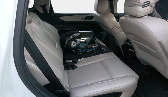 2023 Mahindra XUV700 AX 7 LUXURY D AT 7 STR, Diesel, Automatic, 84,920 km, interior