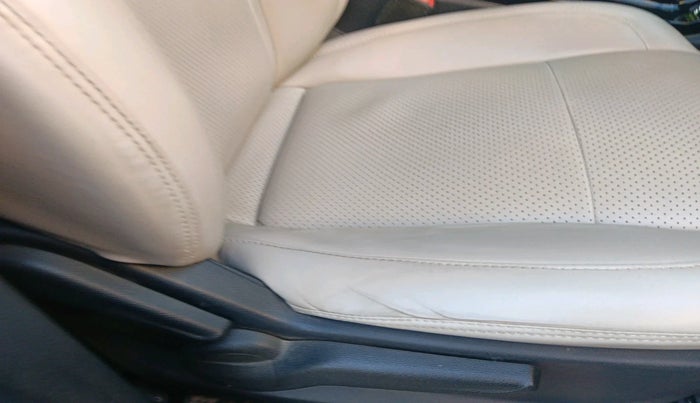 2022 Mahindra XUV700 AX 5 P MT 5 STR, Petrol, Manual, 66,462 km, interior