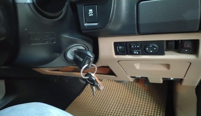 2018 ISUZU D-Max V Cross 4*4 MT, Diesel, Manual, 1,74,719 km, interior