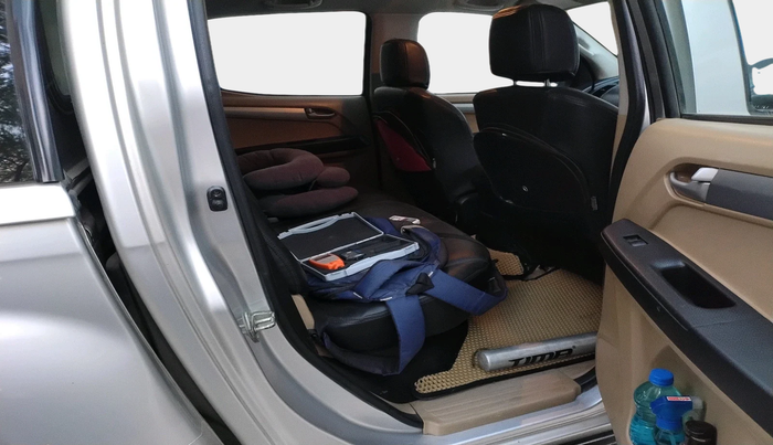 2018 ISUZU D-Max V Cross 4*4 MT, Diesel, Manual, 1,74,719 km, interior