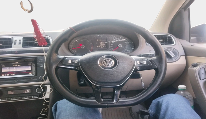 2016 Volkswagen Vento COMFORTLINE 1.6, Petrol, Manual, 1,00,008 km, interior