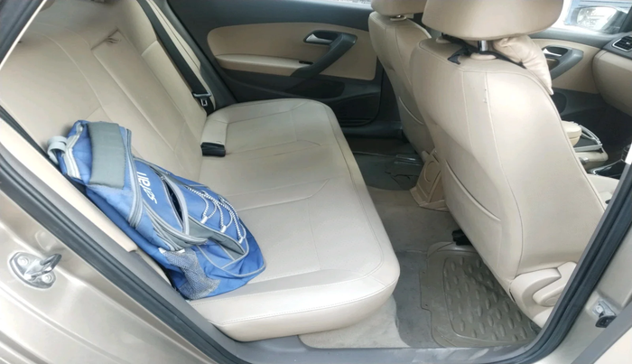 2016 Volkswagen Vento COMFORTLINE 1.6, Petrol, Manual, 1,00,008 km, interior