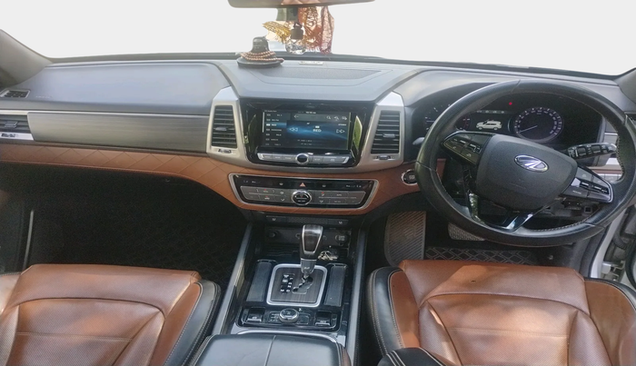 2019 Mahindra ALTURAS G4 4WD AT, Diesel, Automatic, 1,50,066 km, interior