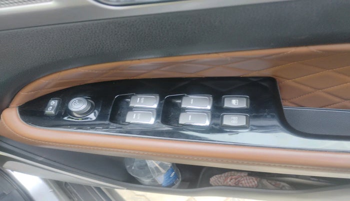 2019 Mahindra ALTURAS G4 4WD AT, Diesel, Automatic, 1,50,066 km, interior