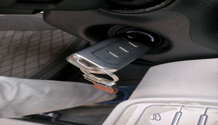 2024 Mahindra XUV 3XO MX3 1.2 L TCMPFI AT, Petrol, Automatic, 16,504 km, interior