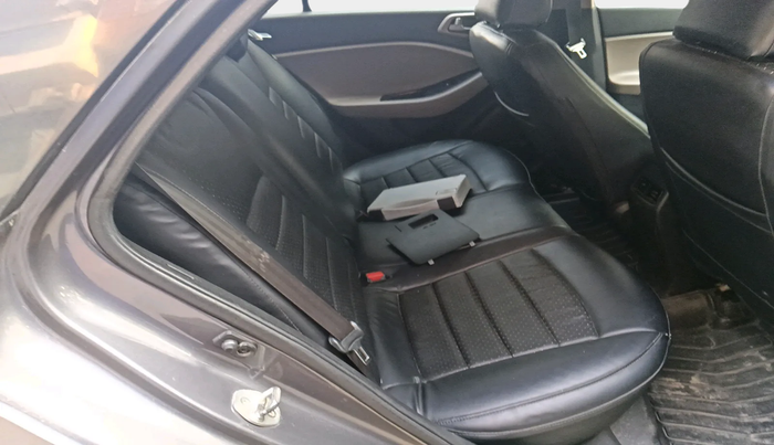 2017 Hyundai Elite i20 ASTA 1.2 (O), Petrol, Manual, 1,55,243 km, interior