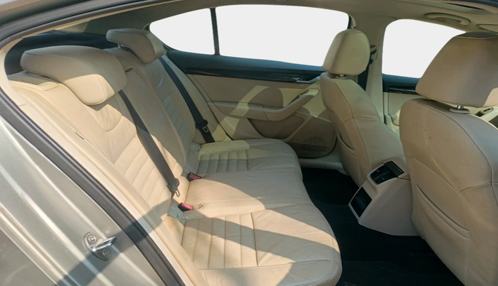 2016 Skoda Octavia STYLE PLUS AT 1.8 TSI, Petrol, Automatic, 68,323 km, interior