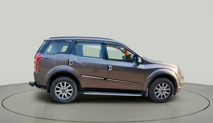 2017 Mahindra XUV500 W10 1.99, Diesel, Manual, 2,11,000 km, exterior