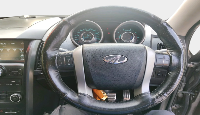 2017 Mahindra XUV500 W10 1.99, Diesel, Manual, 2,11,000 km, interior