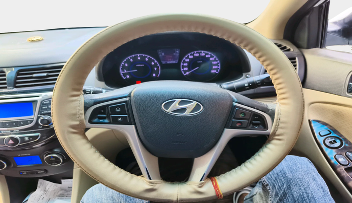 2011 Hyundai Verna FLUIDIC 1.6 VTVT SX, Petrol, Manual, 80,032 km, interior