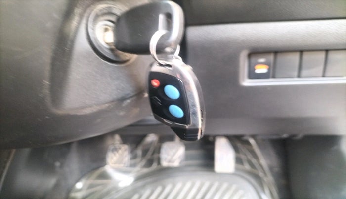 2019 Maruti Swift LXI, Petrol, Manual, 1,00,481 km, interior