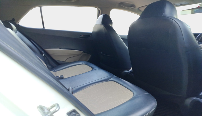 2016 Hyundai Grand i10 MAGNA AT 1.2 KAPPA VTVT, Petrol, Automatic, 31,438 km, interior