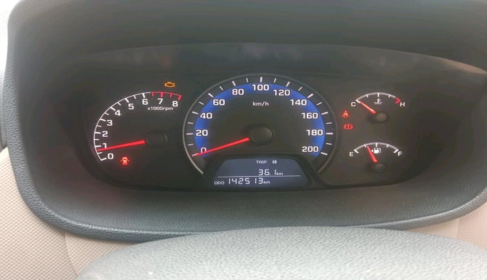 2018 Hyundai Xcent S 1.2, Petrol, Manual, 1,42,513 km, interior