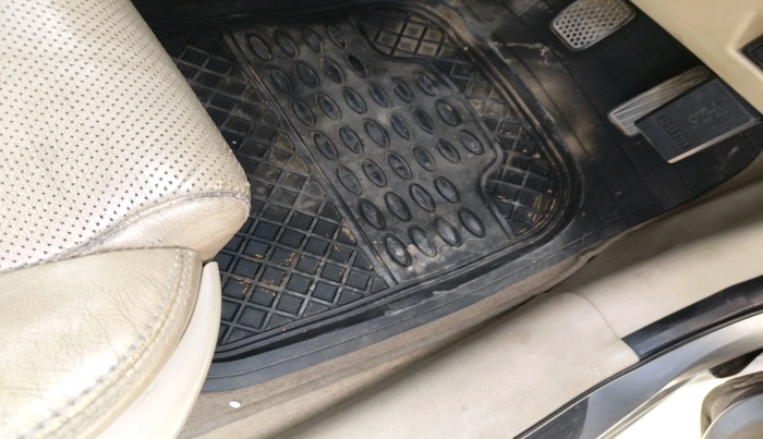 2012 Maruti Kizashi 2.4L MT, Petrol, Manual, 92,615 km, interior