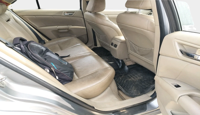 2012 Maruti Kizashi 2.4L MT, Petrol, Manual, 92,615 km, interior