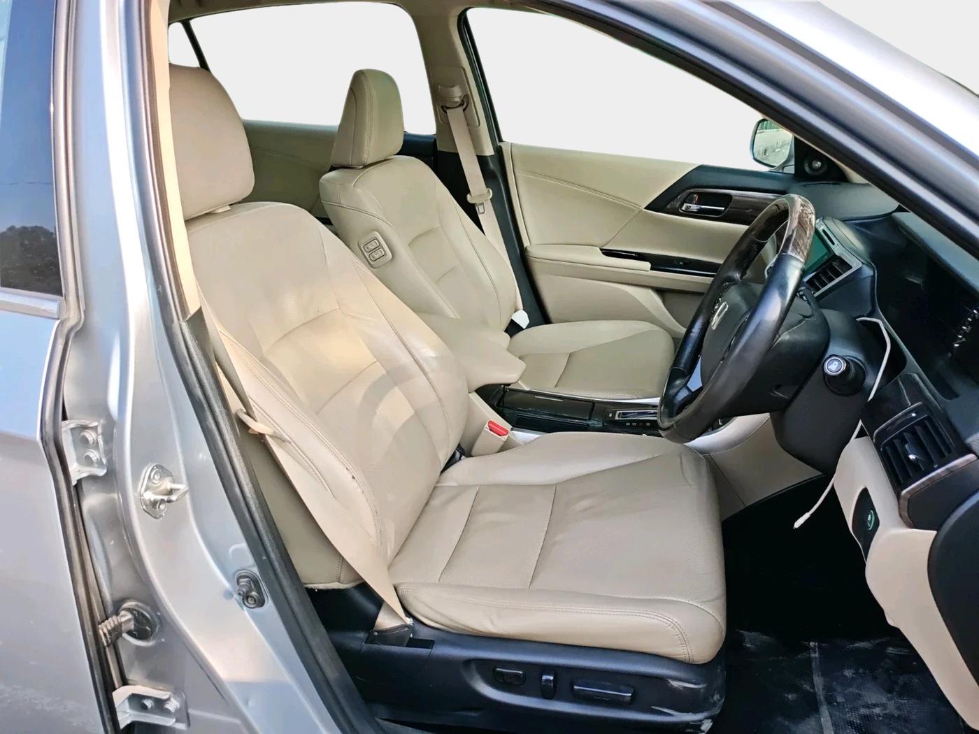2017 Honda Accord HYBRID, Hybrid, Automatic, 1,12,511 km, interior